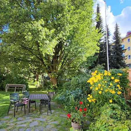 Peaceful And Beautiful Near Railwaystation And Centre Apartment *