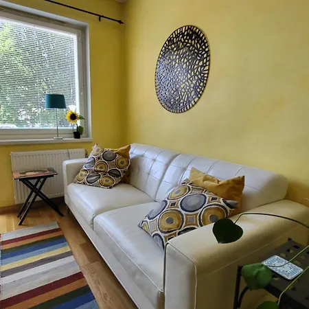 Peaceful And Beautiful Near Railwaystation And Centre