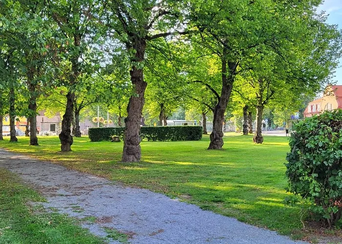 Peaceful And Beautiful Near Railwaystation And Centre