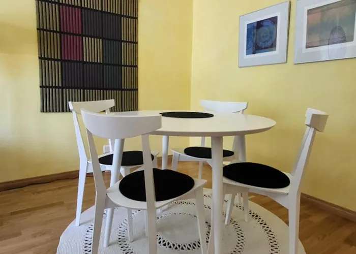 Peaceful And Beautiful Near Railwaystation And Centre